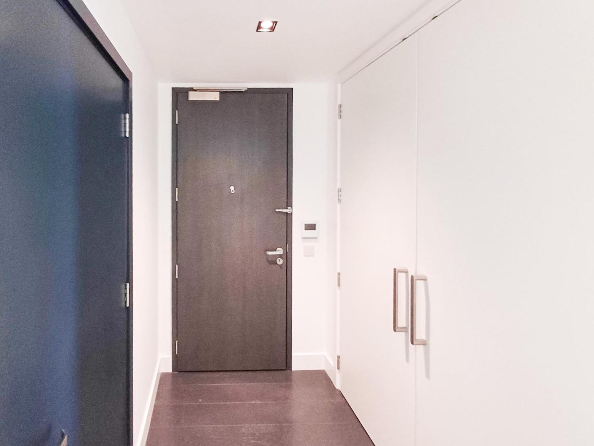 Luxury Balcony Apartment, Canary Wharf