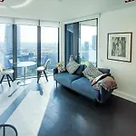 Luxury Balcony Apartment, Canary Wharf